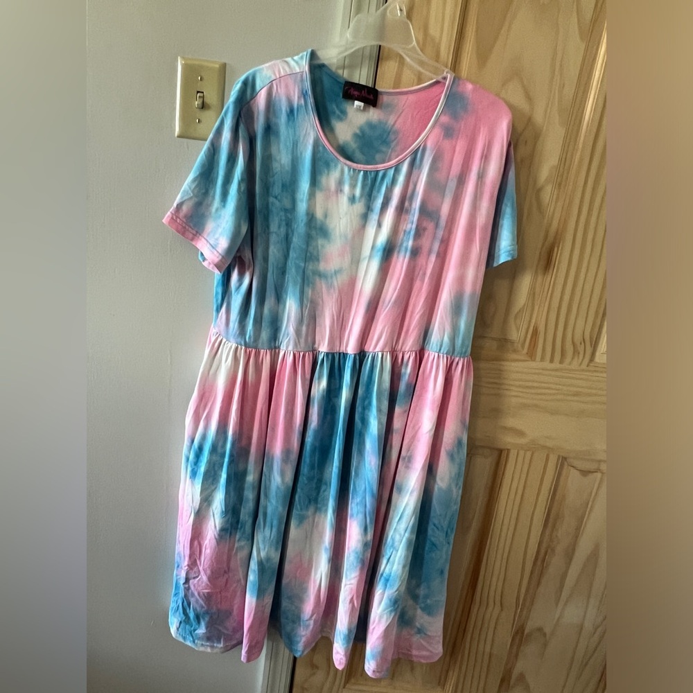 Hanna Nikole pink/blue tye dye dress!